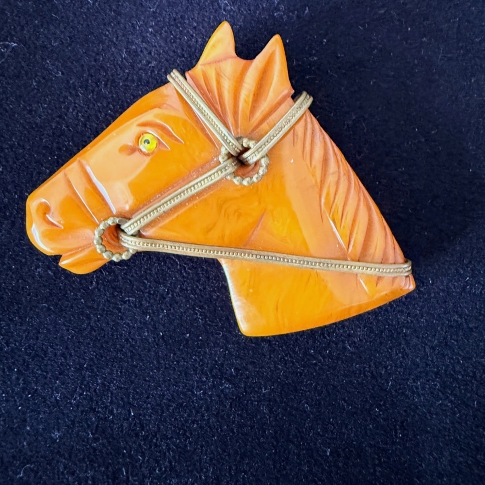 Vintage Carved Butterscotch Bakelite Horse Head Brooch, 1930s - Picture 9 of 12